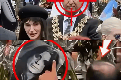¿Te diste cuenta del tipo que llevaba el gran collar en el funeral de Ozzy Osbourne y que nadie se