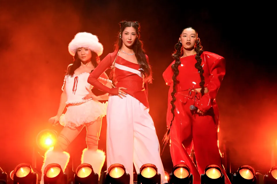 KPop Demon Hunters fans go wild as HUNTR/X makes history with powerful live Oscars performance