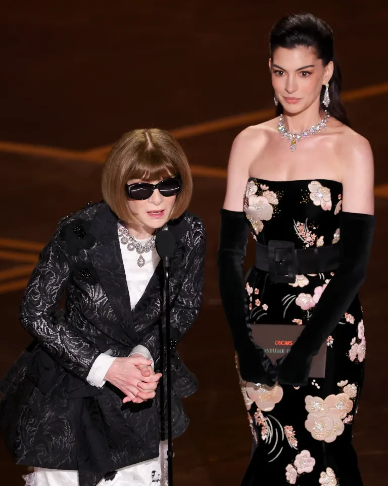 Anna Wintour buries Devil Wears Prada beef as she rips Anne Hathaway in hilarious surprise Oscars appearance